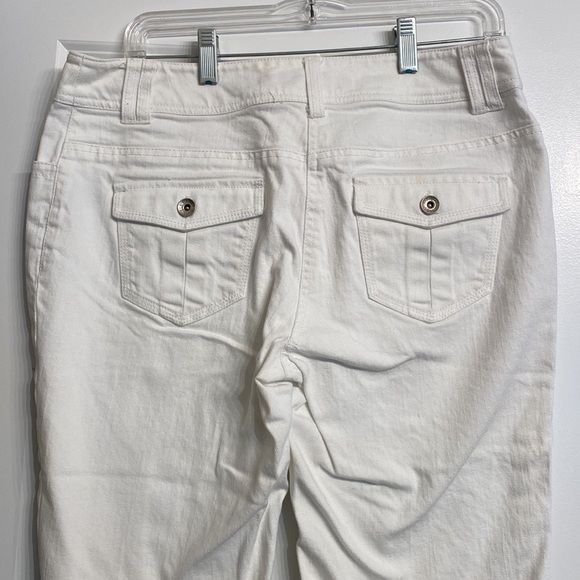 White 2 button jeans - Picture 2 of 6